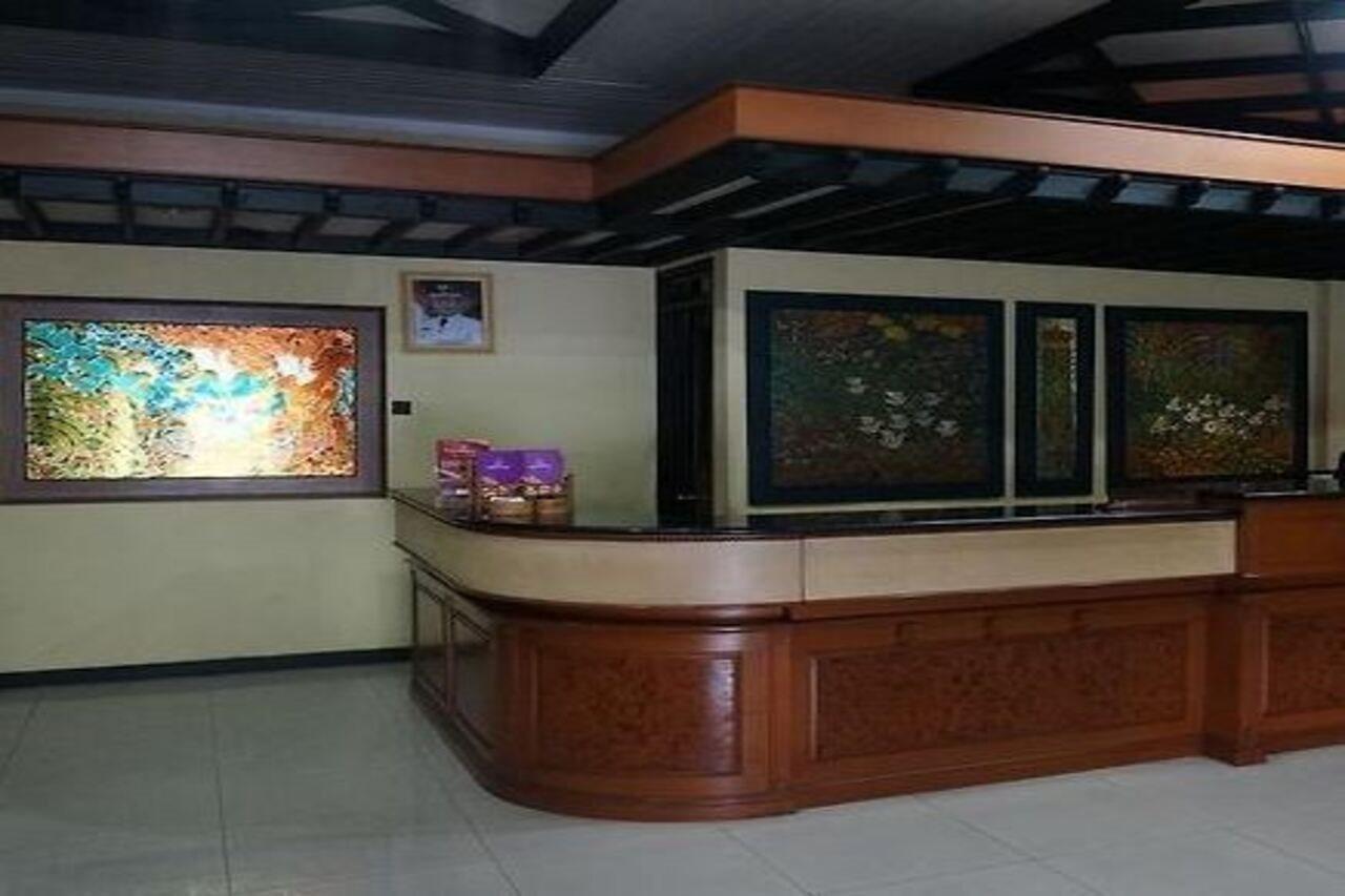 Urbanview Hotel Crown Tasikmalaya By Reddoorz Екстер'єр фото
