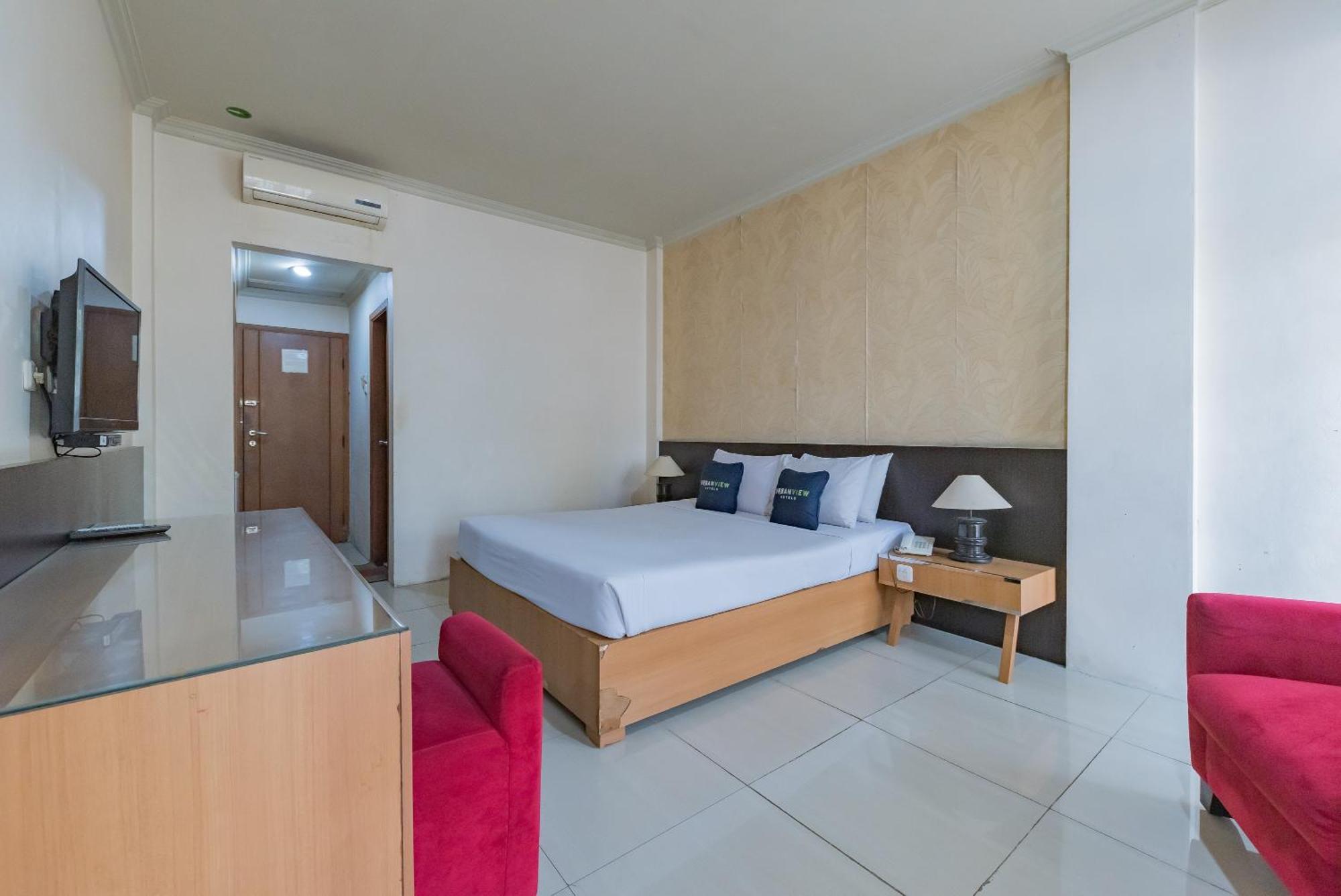 Urbanview Hotel Crown Tasikmalaya By Reddoorz Екстер'єр фото