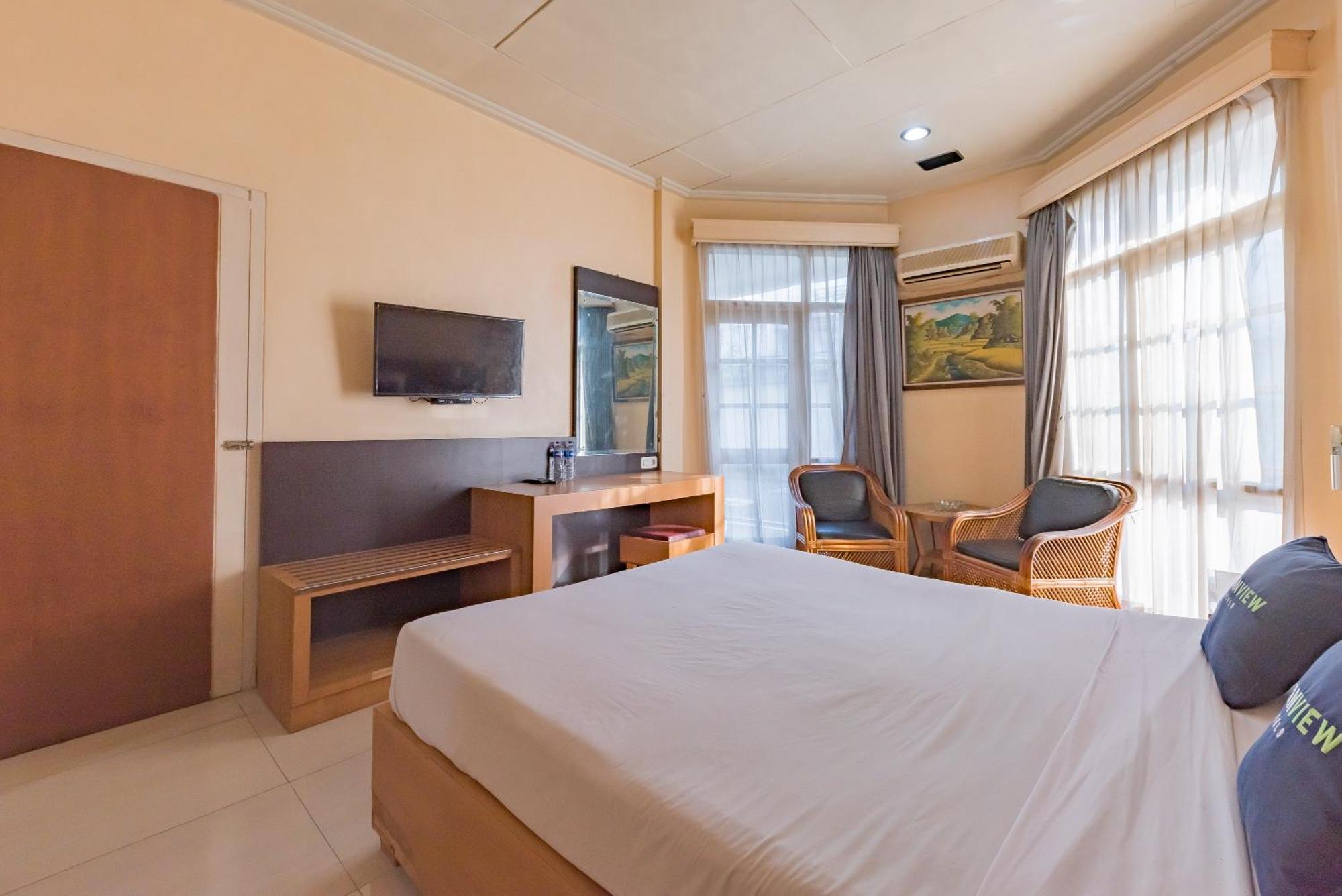 Urbanview Hotel Crown Tasikmalaya By Reddoorz Екстер'єр фото