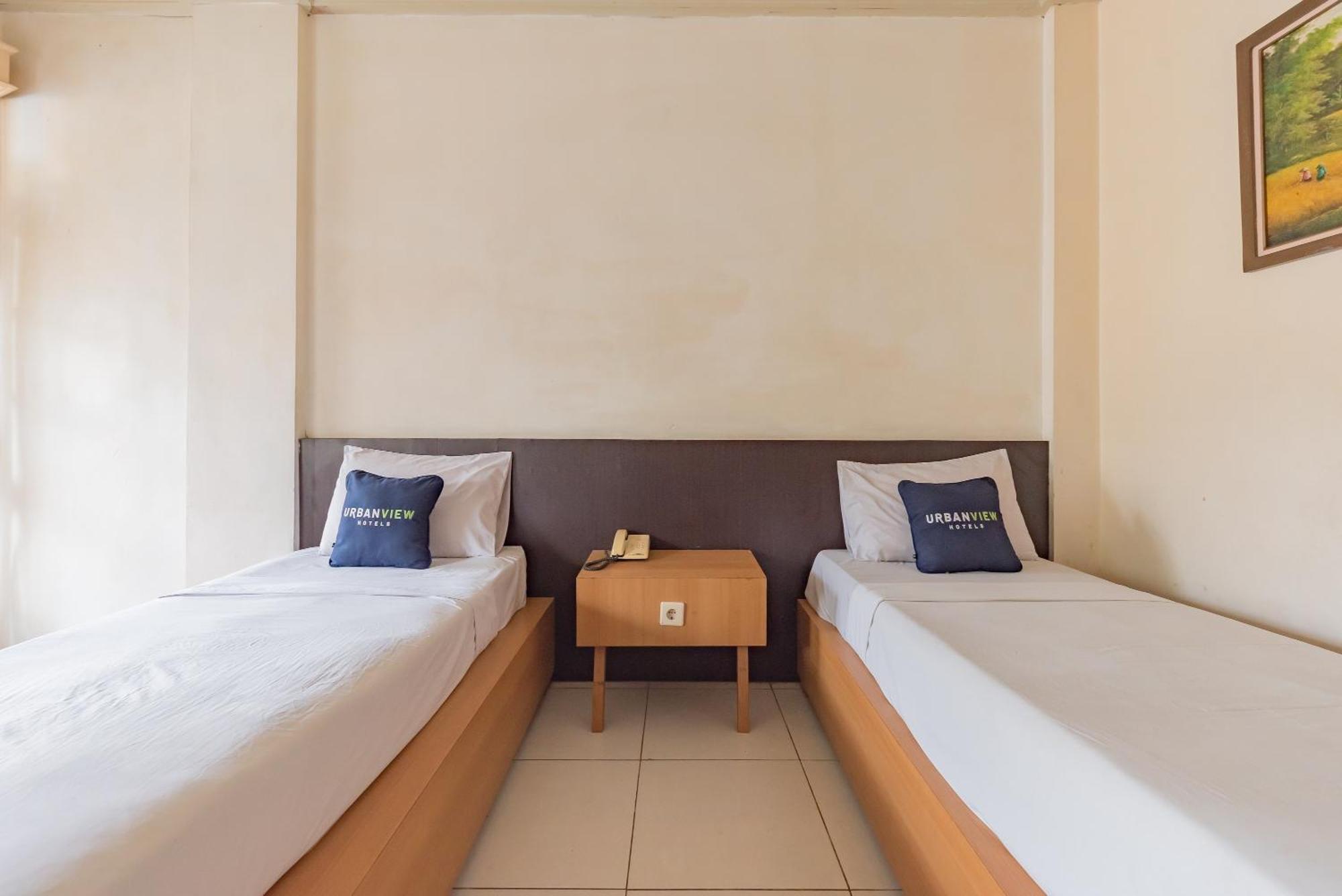 Urbanview Hotel Crown Tasikmalaya By Reddoorz Екстер'єр фото